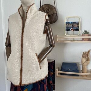 Old Navy Women's Sherpa Vest, Medium, Cream with Caramel Trim,
